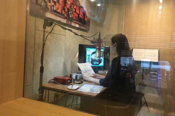 차별화를 위해 프레젠테이션에 들어갈 음성 내레이션을 직접 작업하기도 한다.